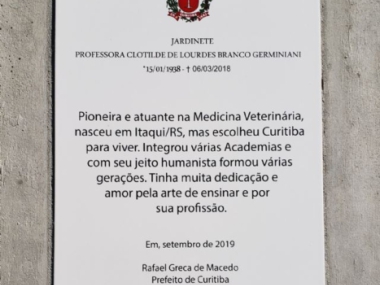 Inaugura&ccedil;&atilde;o da jardinete em Homenagem a M&eacute;dica Veterin&aacute;ria Clotilde de Lourdes Branco Geminiani