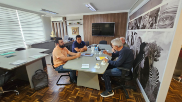 Visita na Sede do SINDIVET, Dr. Vinicius Scandelai, presidente do N&uacute;cleo dos Veterin&aacute;rios de Parana&iacute; | Not&iacute;cias